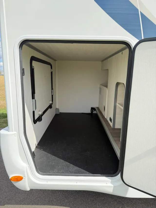 Chausson Welcome 747 garage
